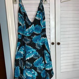 Black & Blue Leaf- Print Romper🦋